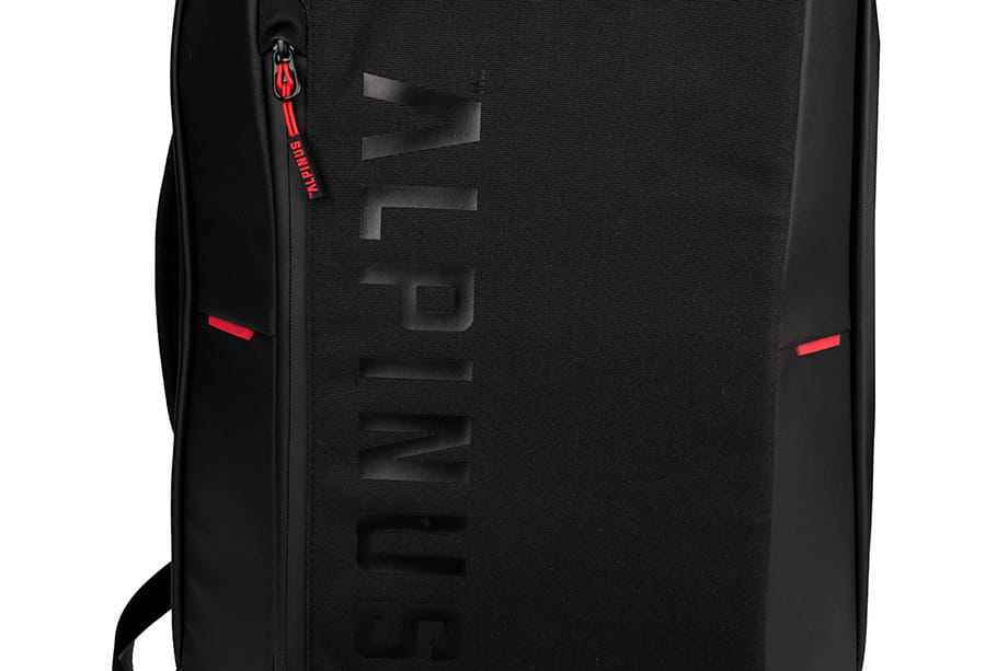 Mochila original de Alpinus al mejor precio ⭐ Ropa deportiva cómoda y de buena calidad ➡️ Descubre nuestra tienda Depor8 | Mochila Alpinus Tijuca Travel JB43398 negro ideal para llevarla a viaje o al trabajo